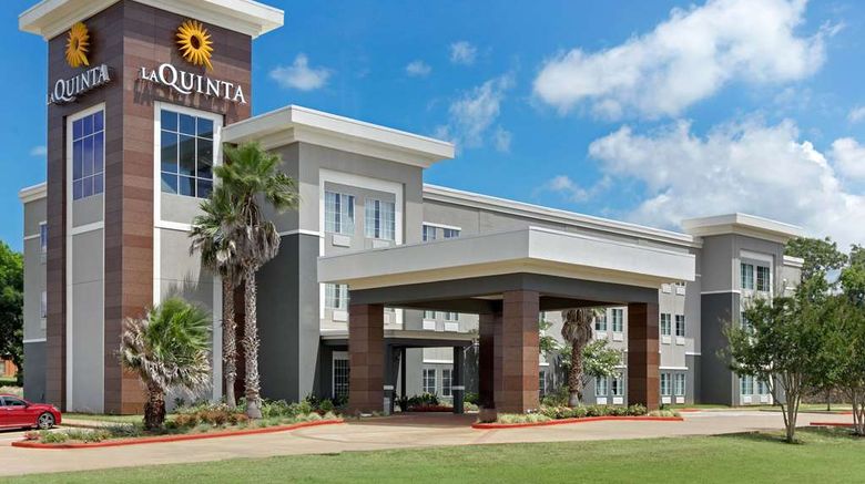 <b>La Quinta Inn & Suites Jacksonville Exterior</b>. Images powered by <a href="https://iceportal.shijigroup.com/" title="IcePortal" target="_blank">IcePortal</a>.
