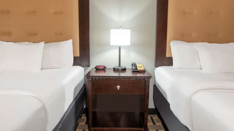 La Quinta Inn & Suites Mt. Pleasant Room