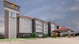 <b>La Quinta Inn & Suites Mt. Pleasant Exterior</b>. Images powered by <a href="https://iceportal.shijigroup.com/" title="IcePortal" target="_blank">IcePortal</a>.
