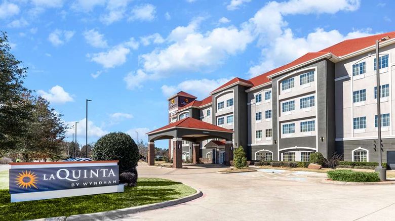 <b>La Quinta Inn & Suites Mt. Pleasant Exterior</b>. Images powered by <a href="https://iceportal.shijigroup.com/" title="IcePortal" target="_blank">IcePortal</a>.