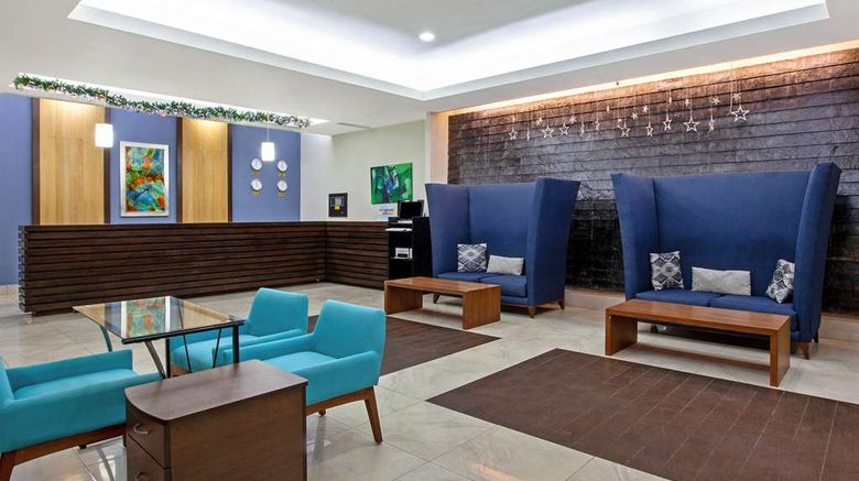 <b>Wyndham Garden Cancun Downtown Lobby</b>. Images powered by <a href="https://iceportal.shijigroup.com/" title="IcePortal" target="_blank">IcePortal</a>.