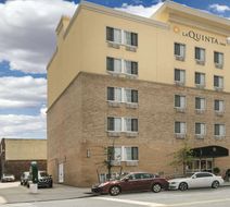 La Quinta Inn & Suites Brooklyn Exterior