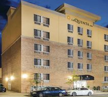 La Quinta Inn & Suites Brooklyn Exterior