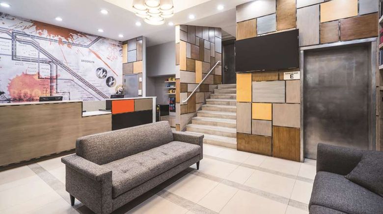 <b>La Quinta Inn & Suites Brooklyn Lobby</b>. Images powered by <a href="https://iceportal.shijigroup.com/" title="IcePortal" target="_blank">IcePortal</a>.