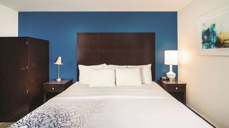 <b>La Quinta Inn & Suites Brooklyn Room</b>. Images powered by <a href="https://iceportal.shijigroup.com/" title="IcePortal" target="_blank">IcePortal</a>.
