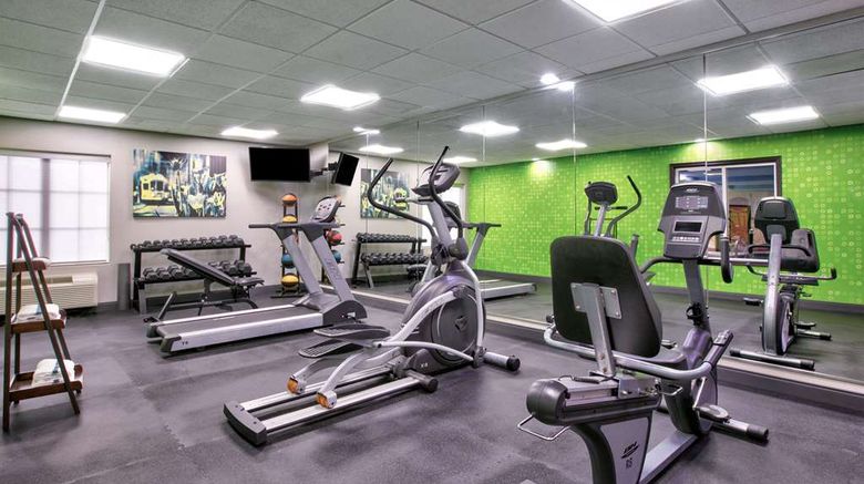<b>La Quinta Inn & Suites Bryant Health</b>. Images powered by <a href="https://iceportal.shijigroup.com/" title="IcePortal" target="_blank">IcePortal</a>.
