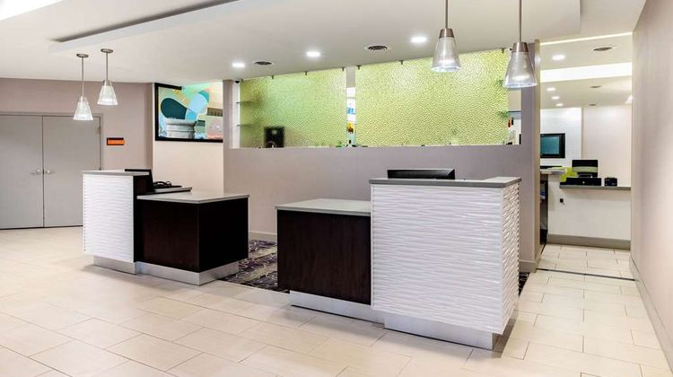 La Quinta Inn & Suites South Lobby
