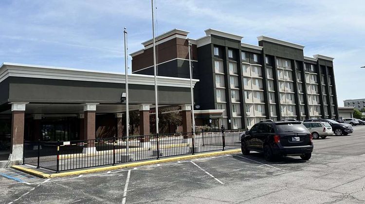 La Quinta Inn & Suites South Exterior