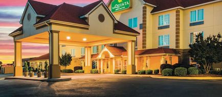 La Quinta Inn & Suites Russellville Exterior
