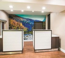 La Quinta Inn & Suites Russellville Lobby