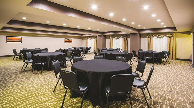 <b>La Quinta Inn & Suites Russellville Meeting</b>. Images powered by <a href="https://iceportal.shijigroup.com/" title="IcePortal" target="_blank">IcePortal</a>.