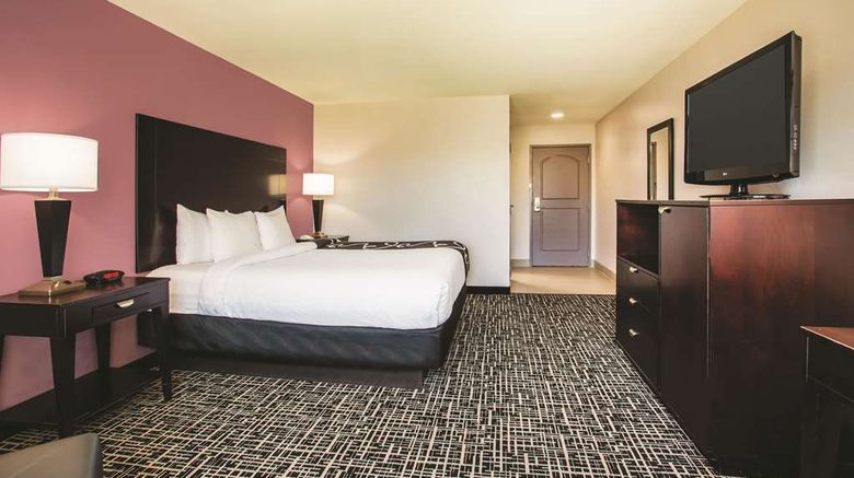 <b>La Quinta Inn & Suites Russellville Room</b>. Images powered by <a href="https://iceportal.shijigroup.com/" title="IcePortal" target="_blank">IcePortal</a>.