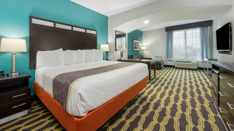 <b>La Quinta Inn & Suites Humble Suite</b>. Images powered by <a href="https://iceportal.shijigroup.com/" title="IcePortal" target="_blank">IcePortal</a>.