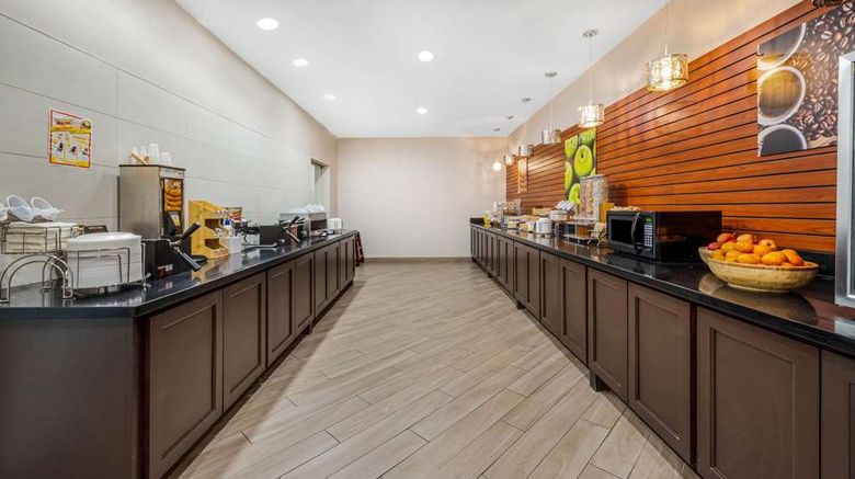 <b>La Quinta Inn & Suites Humble Other</b>. Images powered by <a href="https://iceportal.shijigroup.com/" title="IcePortal" target="_blank">IcePortal</a>.