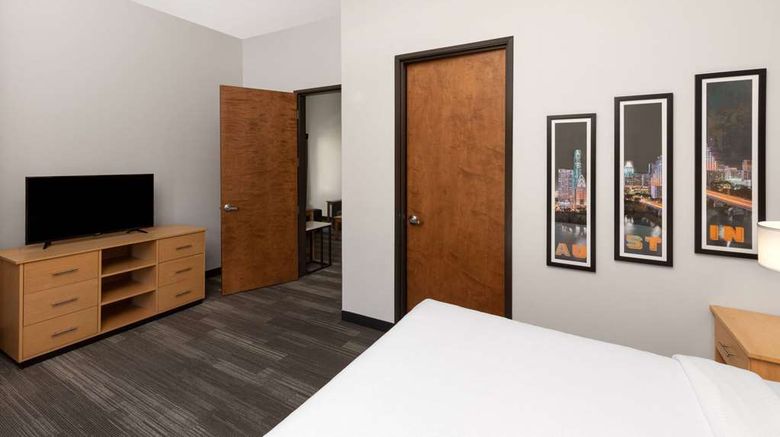 <b>La Quinta Inn & Stes Austin NW Suite</b>. Images powered by <a href="https://iceportal.shijigroup.com/" title="IcePortal" target="_blank">IcePortal</a>.