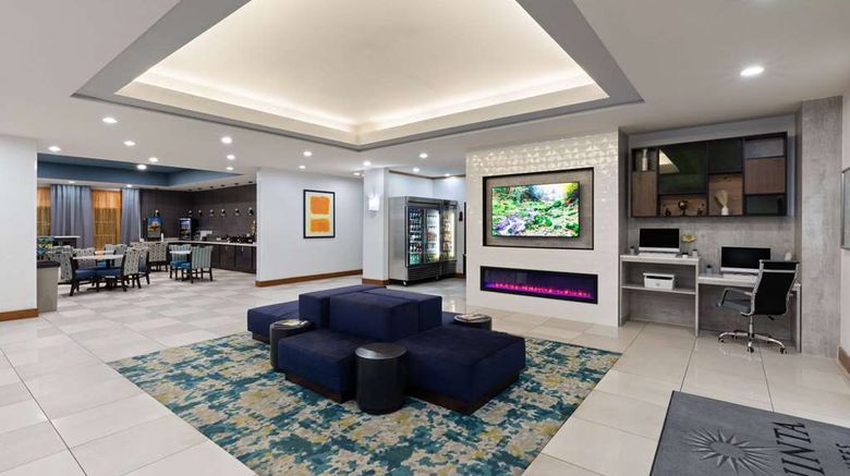 <b>La Quinta Inn & Stes Austin NW Lobby</b>. Images powered by <a href="https://iceportal.shijigroup.com/" title="IcePortal" target="_blank">IcePortal</a>.