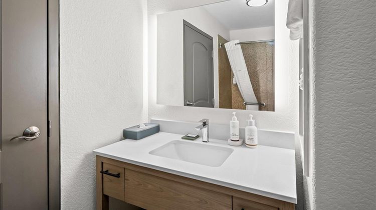 La Quinta Inn & Suites Searcy Suite