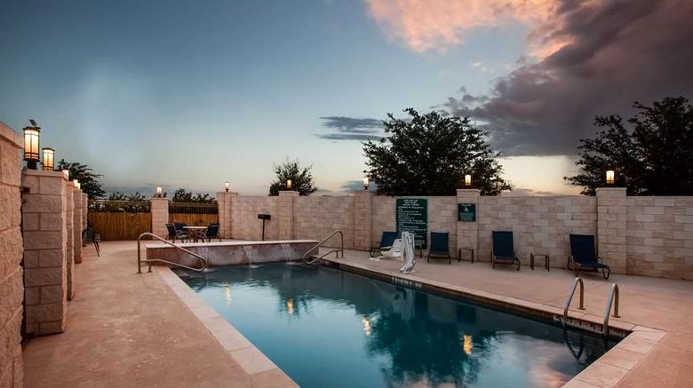 <b>La Quinta Inn & Suites Odessa North Pool</b>. Images powered by <a href="https://iceportal.shijigroup.com/" title="IcePortal" target="_blank">IcePortal</a>.
