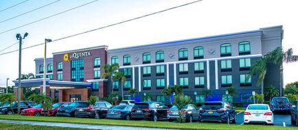 La Quinta Inn & Suites Clearwater South Exterior