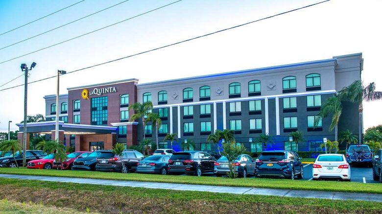 <b>La Quinta Inn & Suites Clearwater South Exterior</b>. Images powered by <a href="https://iceportal.shijigroup.com/" title="IcePortal" target="_blank">IcePortal</a>.