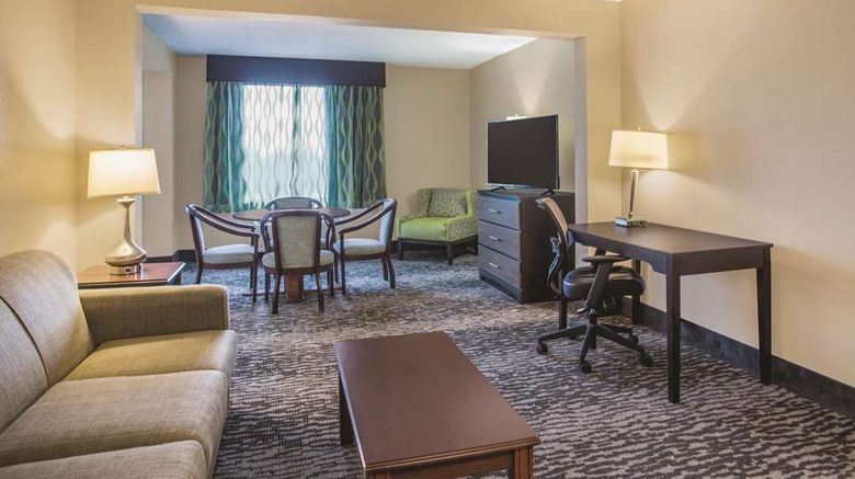 <b>La Quinta Inn & Suites Clearwater South Suite</b>. Images powered by <a href="https://iceportal.shijigroup.com/" title="IcePortal" target="_blank">IcePortal</a>.