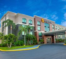 La Quinta Inn & Suites Clearwater South Exterior