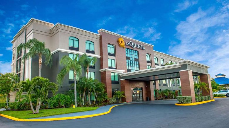 <b>La Quinta Inn & Suites Clearwater South Exterior</b>. Images powered by <a href="https://iceportal.shijigroup.com/" title="IcePortal" target="_blank">IcePortal</a>.