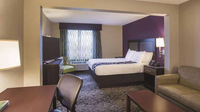 <b>La Quinta Inn & Suites Clearwater South Room</b>. Images powered by <a href="https://iceportal.shijigroup.com/" title="IcePortal" target="_blank">IcePortal</a>.