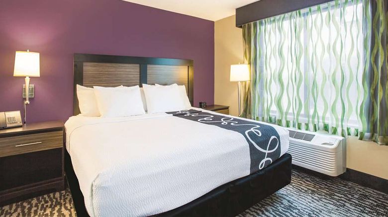 <b>La Quinta Inn & Suites Clearwater South Suite</b>. Images powered by <a href="https://iceportal.shijigroup.com/" title="IcePortal" target="_blank">IcePortal</a>.