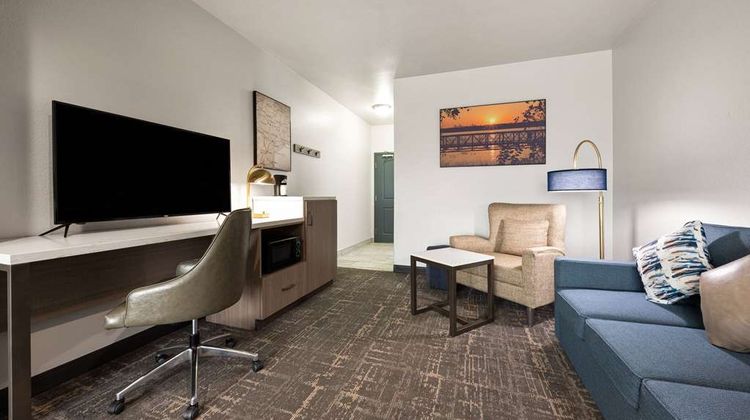 La Quinta Inn & Suites Forest Hill Room