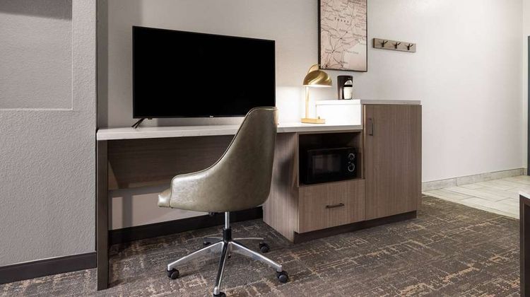 La Quinta Inn & Suites Forest Hill Room