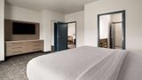 La Quinta Inn & Suites Forest Hill Suite