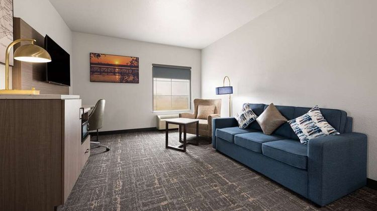 La Quinta Inn & Suites Forest Hill Suite