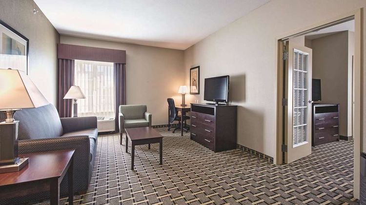 La Quinta Inn & Suites Lancaster Suite