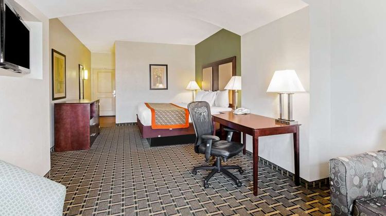 La Quinta Inn & Suites Lancaster Suite