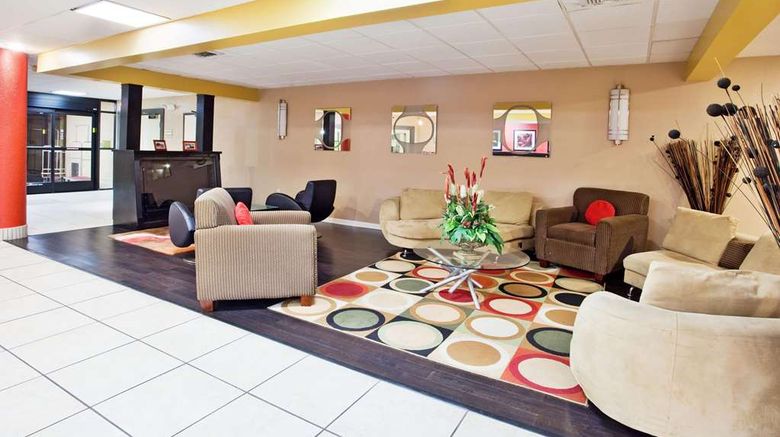 <b>La Quinta Inn & Suites Lobby</b>. Images powered by <a href="https://iceportal.shijigroup.com/" title="IcePortal" target="_blank">IcePortal</a>.