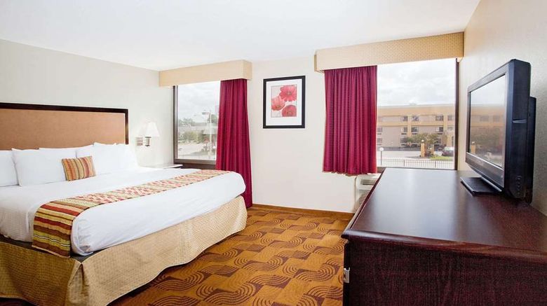 <b>La Quinta Inn & Suites Suite</b>. Images powered by <a href="https://iceportal.shijigroup.com/" title="IcePortal" target="_blank">IcePortal</a>.