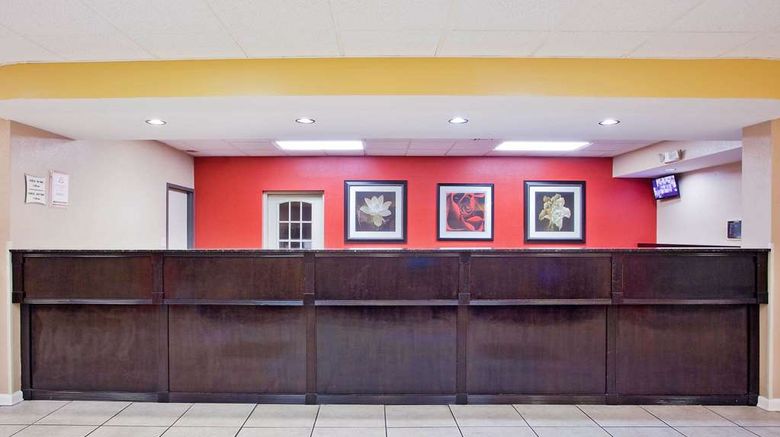 <b>La Quinta Inn & Suites Lobby</b>. Images powered by <a href="https://iceportal.shijigroup.com/" title="IcePortal" target="_blank">IcePortal</a>.