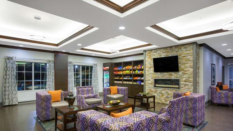 La Quinta Inn & Suites Tupelo Lobby