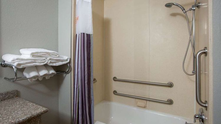 La Quinta Inn & Suites Tupelo Room