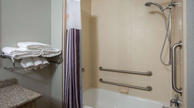 <b>La Quinta Inn & Suites Tupelo Room</b>. Images powered by <a href="https://iceportal.shijigroup.com/" title="IcePortal" target="_blank">IcePortal</a>.