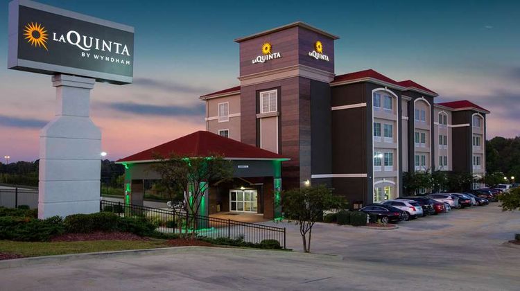 La Quinta Inn & Suites Tupelo Exterior
