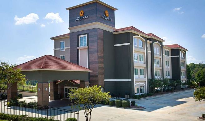 La Quinta Inn & Suites Tupelo Exterior