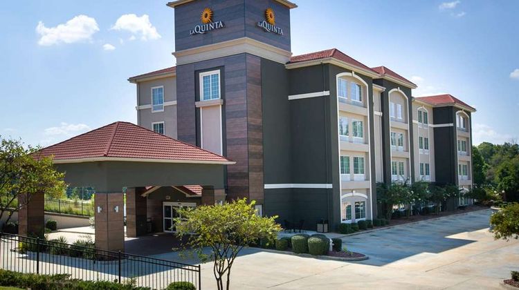 La Quinta Inn & Suites Tupelo Exterior
