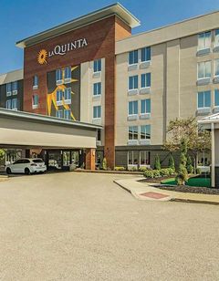 La Quinta Inn & Suites Cleveland Arpt W