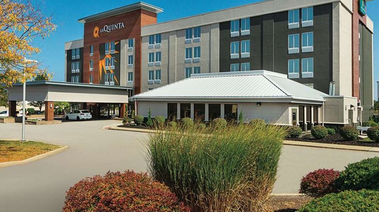 <b>La Quinta Inn & Suites Cleveland Arpt W Exterior</b>. Images powered by <a href="https://iceportal.shijigroup.com/" title="IcePortal" target="_blank">IcePortal</a>.