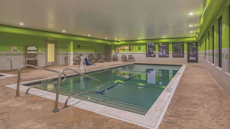 <b>La Quinta Inn & Suites Cleveland Arpt W Pool</b>. Images powered by <a href="https://iceportal.shijigroup.com/" title="IcePortal" target="_blank">IcePortal</a>.