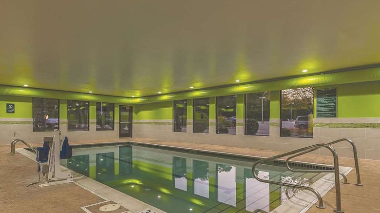 <b>La Quinta Inn & Suites Cleveland Arpt W Pool</b>. Images powered by <a href="https://iceportal.shijigroup.com/" title="IcePortal" target="_blank">IcePortal</a>.