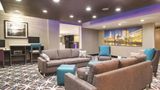 La Quinta Inn & Suites Cleveland Arpt W Lobby