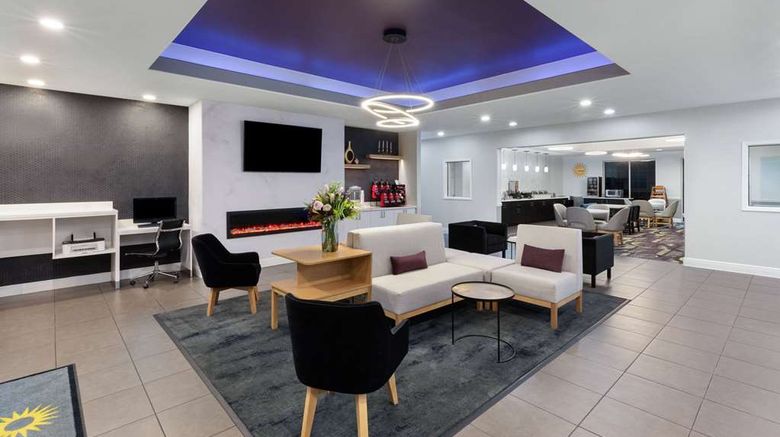 <b>La Quinta Inn & Suites Austin-Cedar Park Lobby</b>. Images powered by <a href="https://iceportal.shijigroup.com/" title="IcePortal" target="_blank">IcePortal</a>.